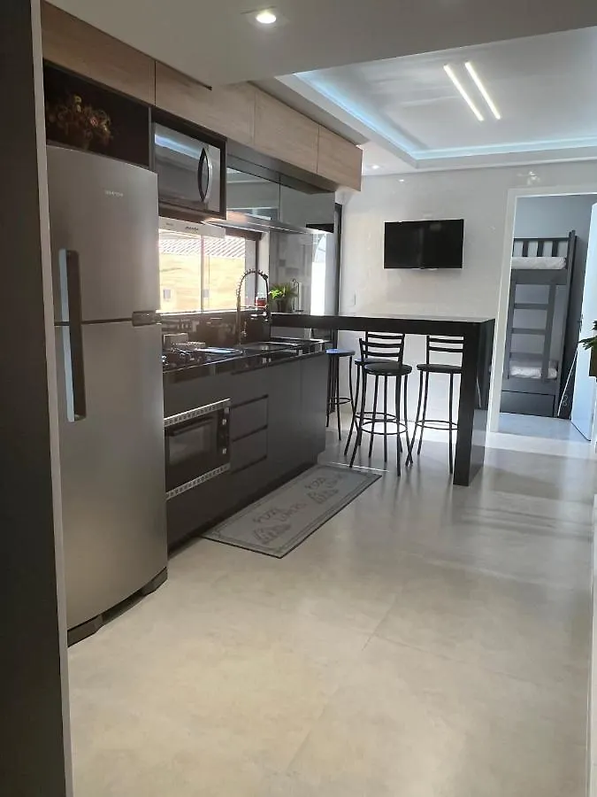 公寓 Balneário CamboriúApto Centro, Reformado Com Churrasqueira!!公寓